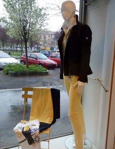 MAGIA Abbigliamento Corso Corsica 1 Torino Tel. 335 6947645