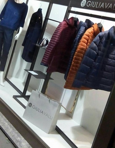 MAGIA Abbigliamento Corso Corsica 1 Torino Tel. 335 6947645